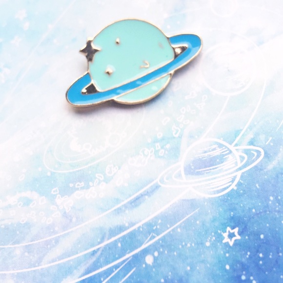 ✨ Planet Pin ✨ - Picture 2 of 5